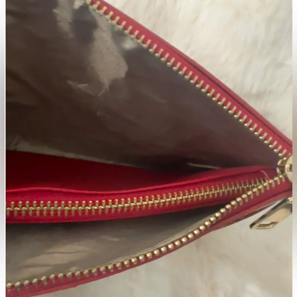 NEW- VEGAN LEOPARD PRINT & LIPSTICK RED TRIMMED CLUTCH WRISTLET